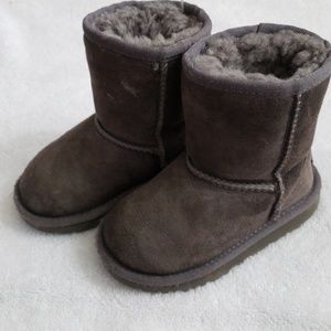 UGG Classic Girls